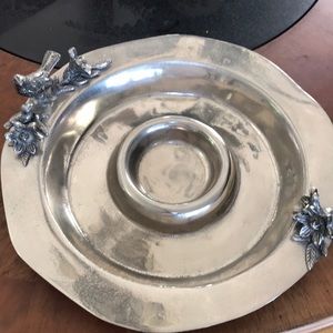 Salsa and nachos dish